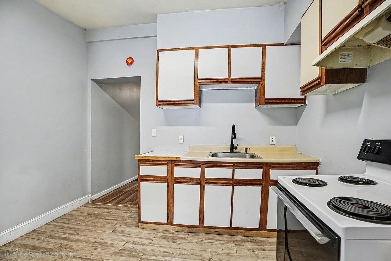 126 W Elm St #NA - Photo 4 of 16