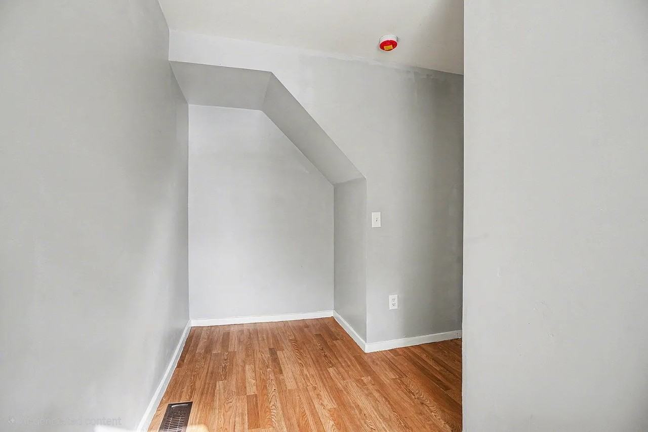 126 W Elm St #NA - Photo 4 of 16
