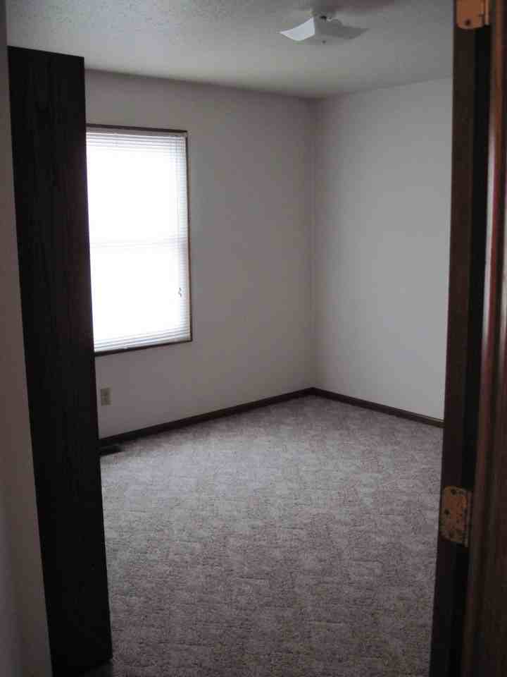 1125 Mark Ave #12 - Photo 7 of 9