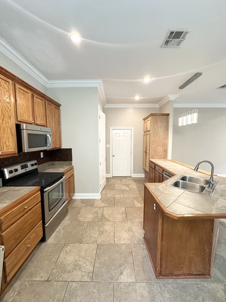 307 Sophie St #NA - Photo 4 of 13