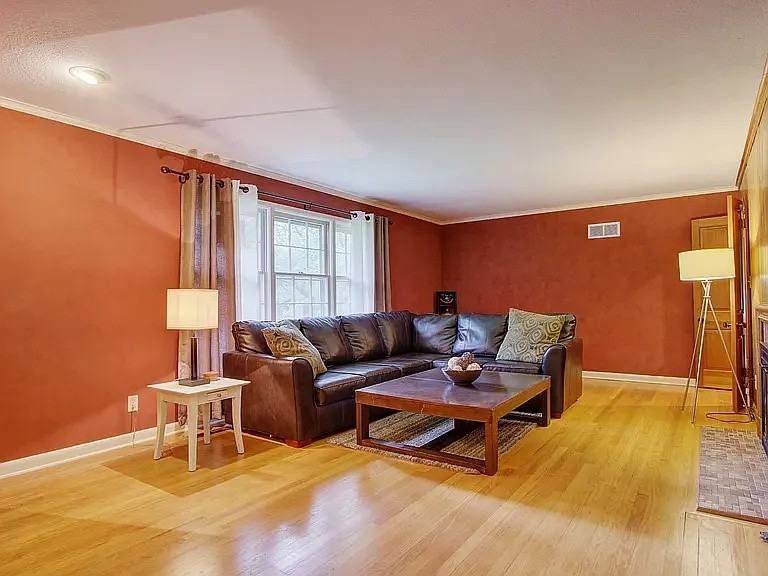 9536 Manor Rd #NA - Photo 3 of 29