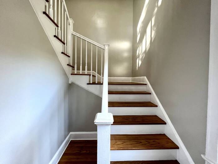 319 Howard St - Photo 4 of 50