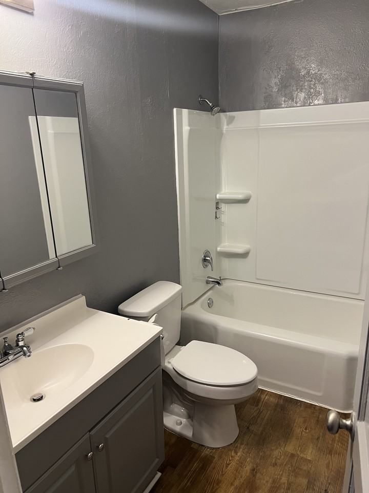 424 E Worth St #A - Photo 7 of 10