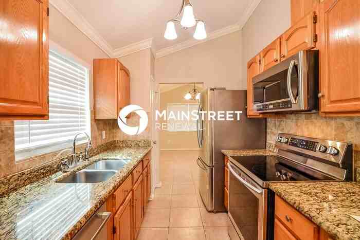 326 Oceanside Ct - Photo 5 of 16