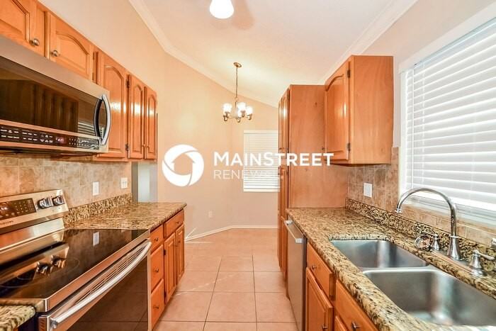 326 Oceanside Ct - Photo 6 of 16