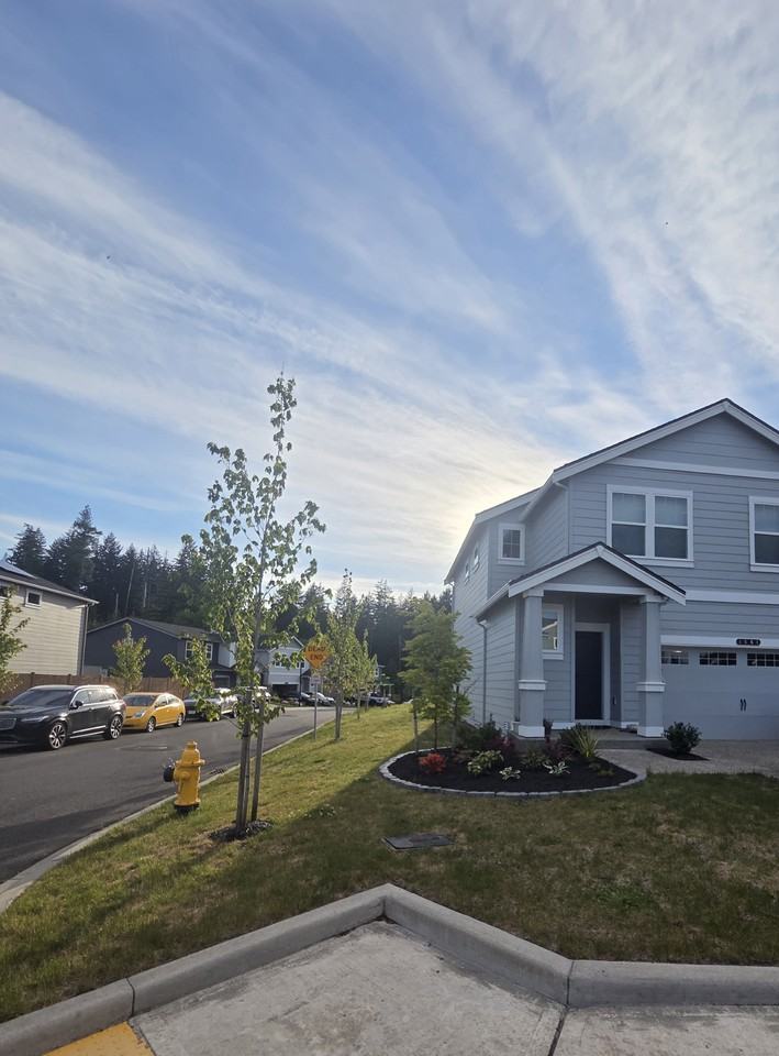 1561 Sw Fielder Pl #NA - Photo 2 of 31