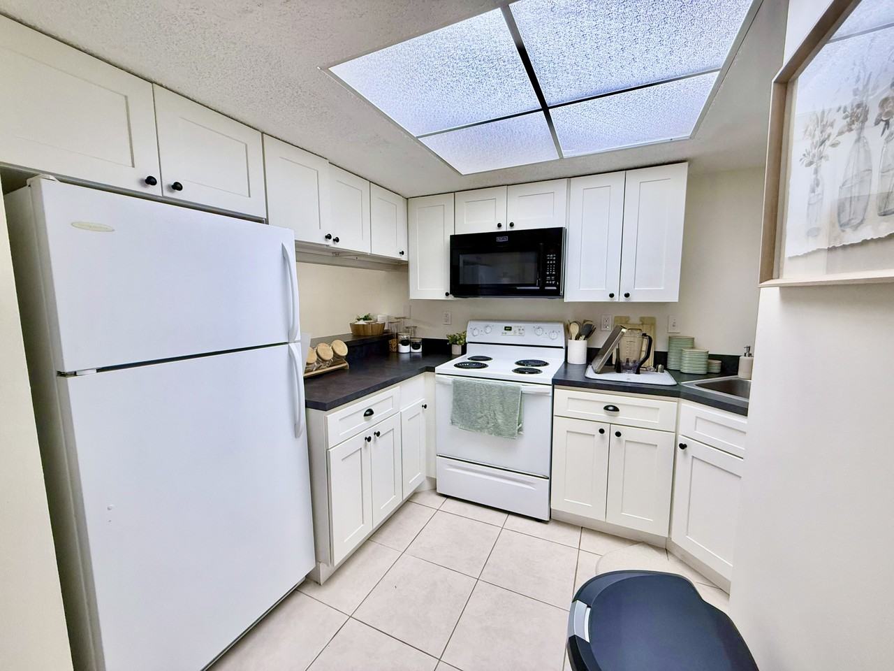 1649 Sunny Brook Ln Ne #B108 - Photo 5 of 7