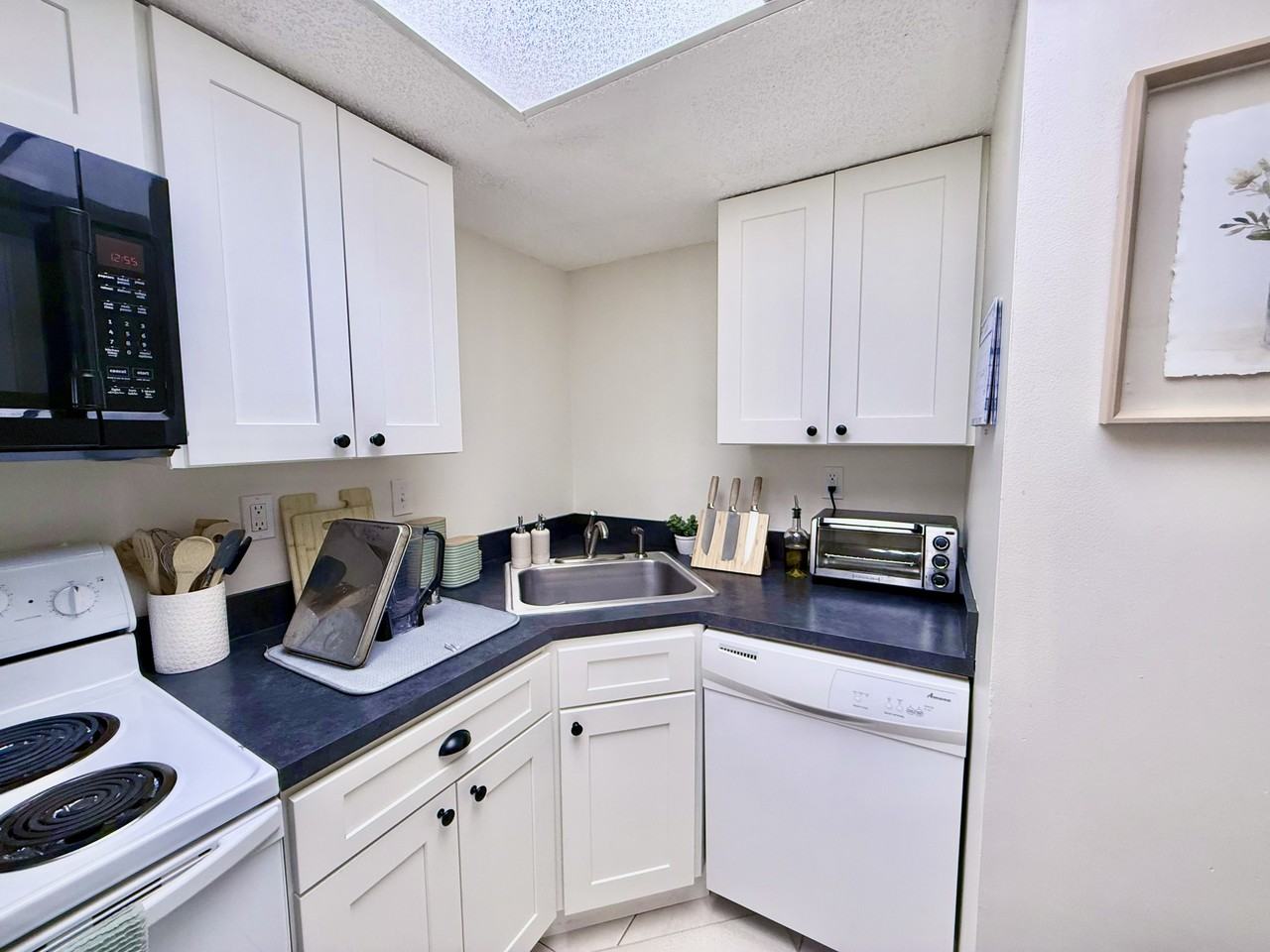 1649 Sunny Brook Ln Ne #B108 - Photo 6 of 7