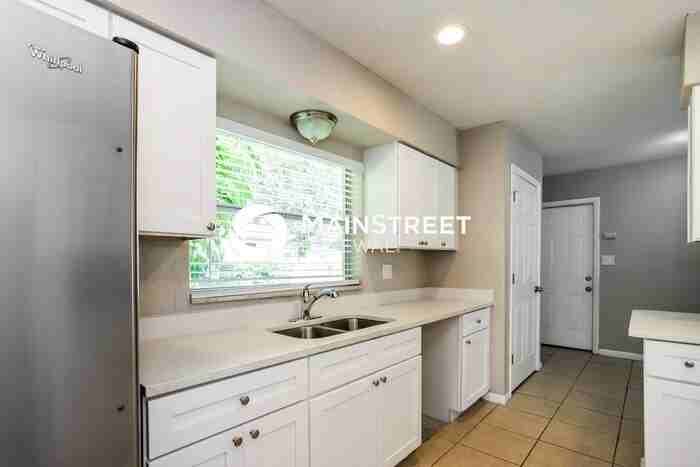 2902 Forest Cir - Photo 5 of 16