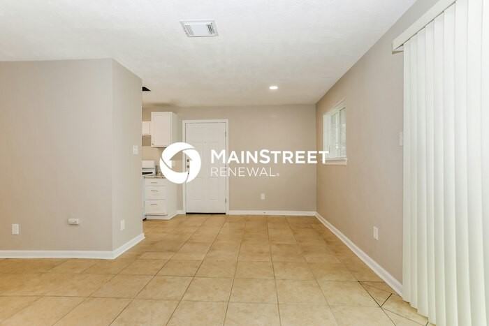6823 Hanley Ln - Photo 3 of 16