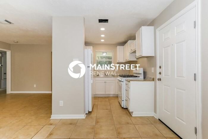 6823 Hanley Ln - Photo 6 of 16
