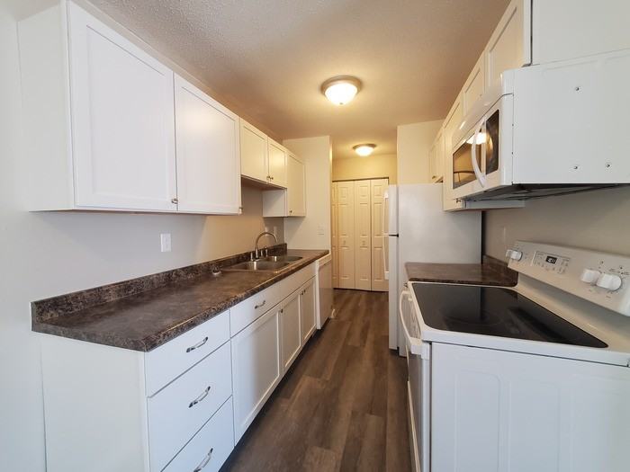 1811 22nd Ave S #107 - Photo 3 of 15