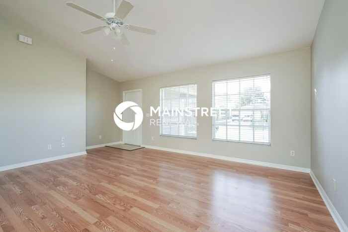 5408 Berryman St - Photo 4 of 16