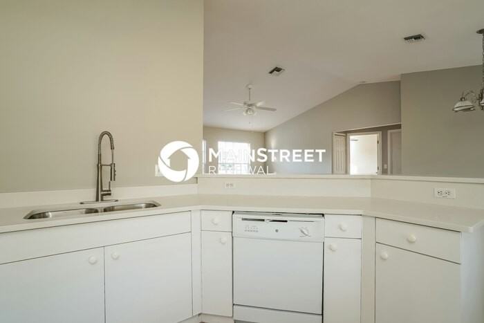 5408 Berryman St - Photo 7 of 16