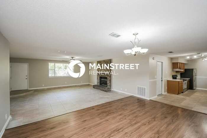 8742 Gum St - Photo 4 of 16