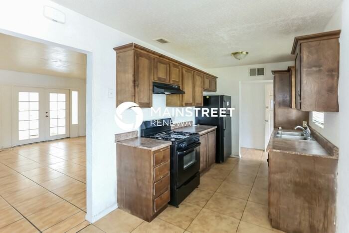4721 E Polk St - Photo 6 of 15