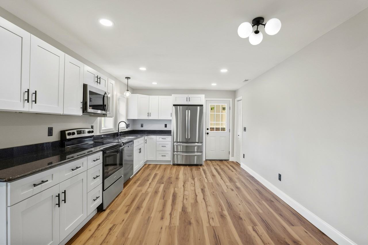1397 Dutch Cove Rd #NA - Photo 5 of 18
