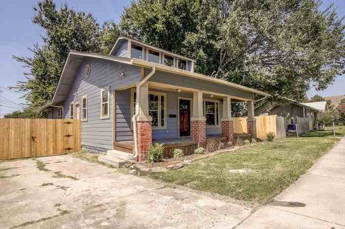 812 S Columbia Ave - Photo 3 of 23