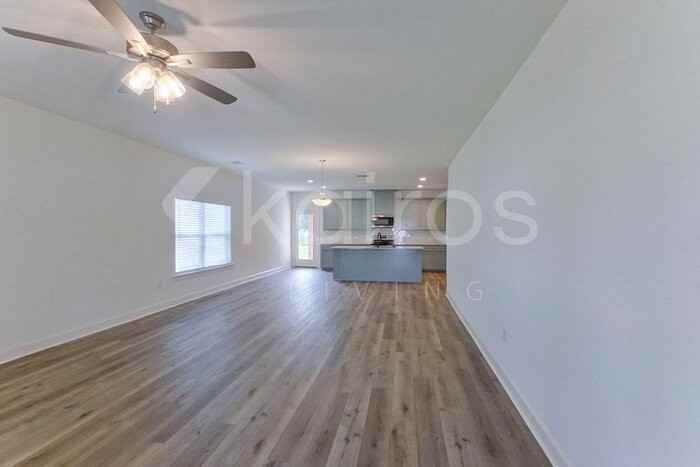 7936 Hendrick Dr - Photo 4 of 21