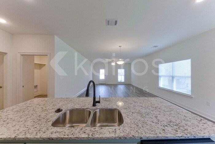 7936 Hendrick Dr - Photo 6 of 21
