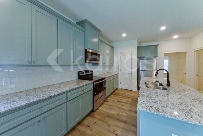 7936 Hendrick Dr - Photo 7 of 21
