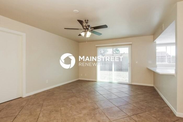 15607 N 60th Ave - Photo 6 of 16