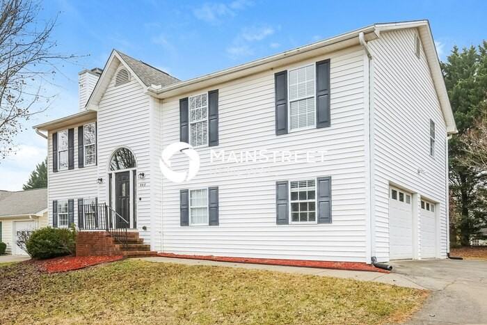 440 Corbin St - Photo 2 of 17