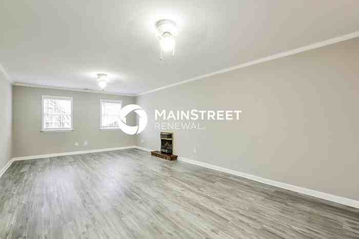 440 Corbin St - Photo 4 of 17