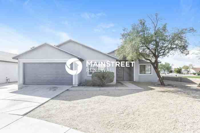 4614 N 86th Dr