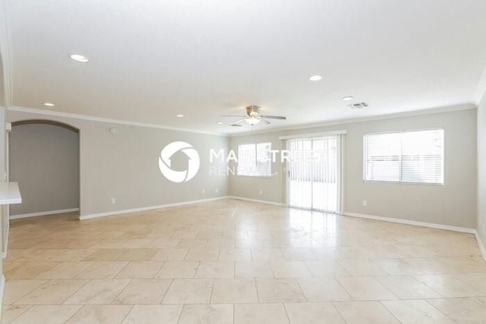 4614 N 86th Dr - Photo 3 of 16