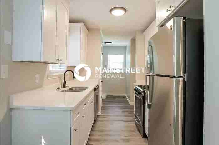 181 Halehaven Dr - Photo 7 of 18