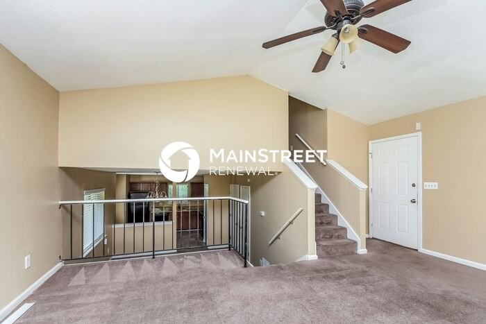 337 Windsor Walk Se - Photo 3 of 15