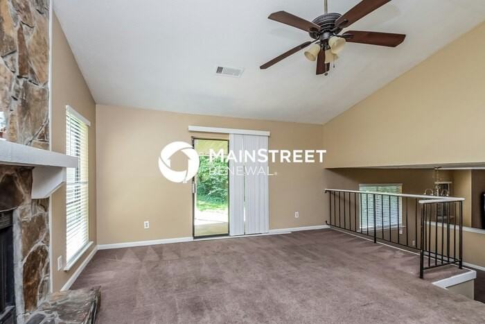 337 Windsor Walk Se - Photo 4 of 15