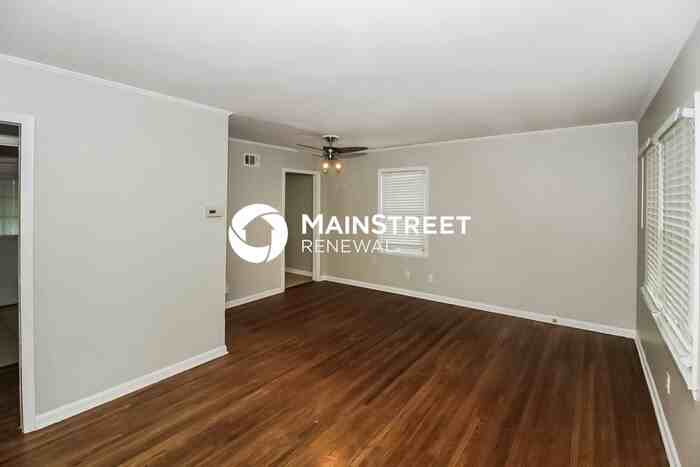 1619 Hopewell Rd - Photo 4 of 16