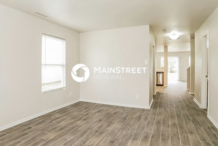748 Runningbrook Ln - Photo 4 of 17