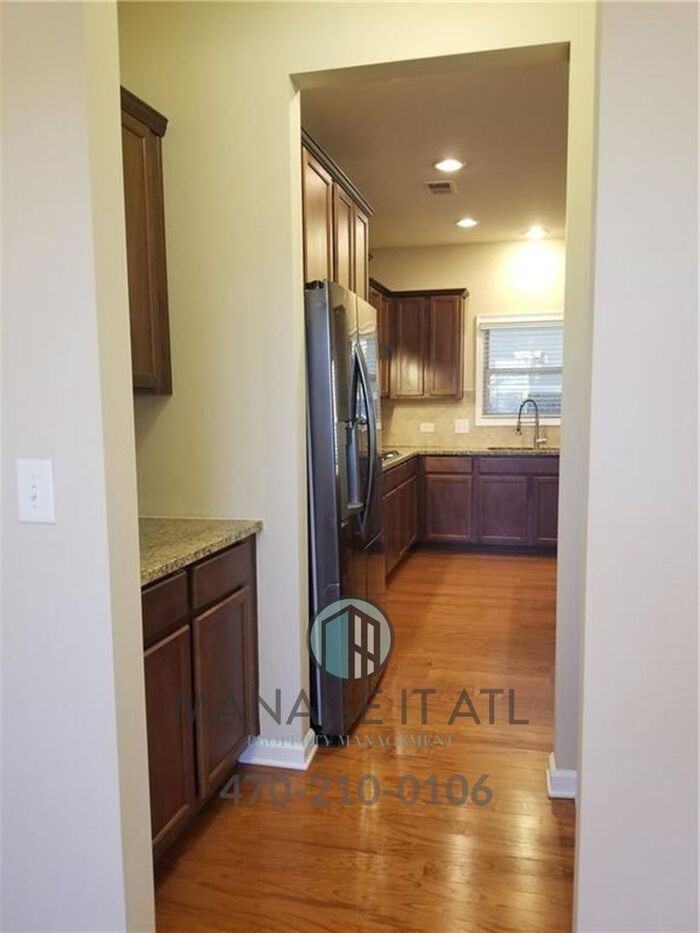 3673 Fallen Oak Dr - Photo 5 of 32