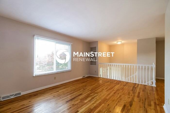 1848 Tamarack Cir N - Photo 7 of 17
