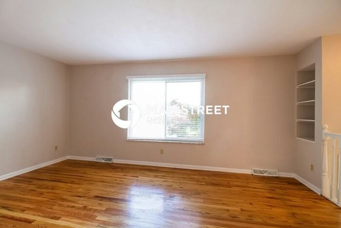 1848 Tamarack Cir N - Photo 6 of 17