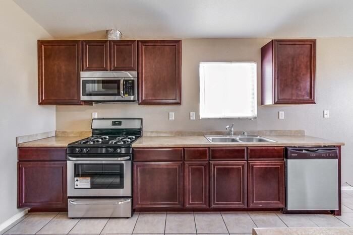 3256 Bell Point Dr - Photo 5 of 18