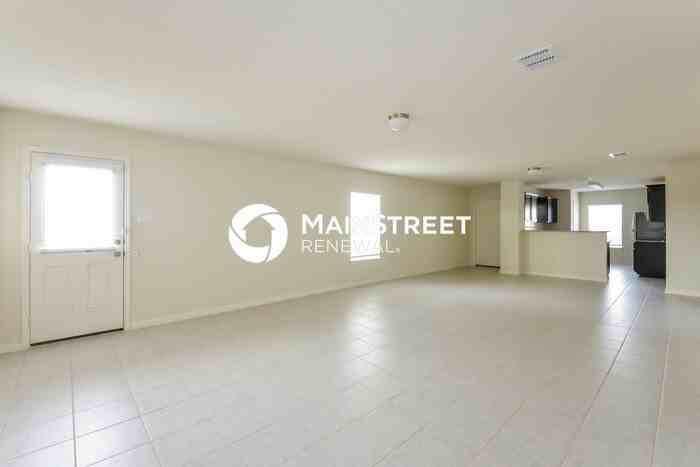 6206 Lakefront St - Photo 5 of 15