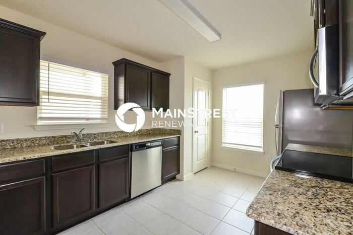 6206 Lakefront St - Photo 6 of 15