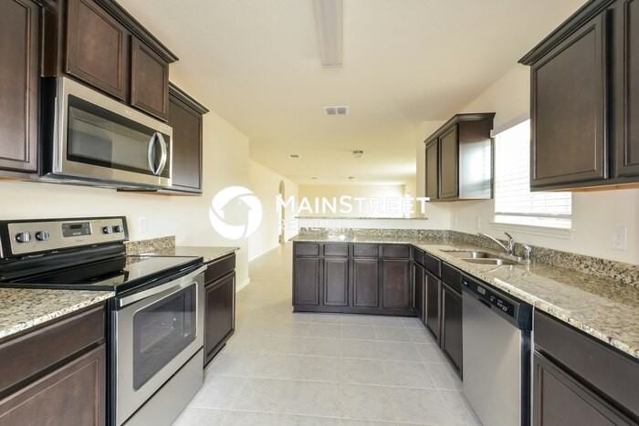6206 Lakefront St - Photo 7 of 15