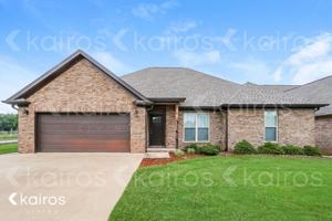 featured image of 977 Garrett Ln