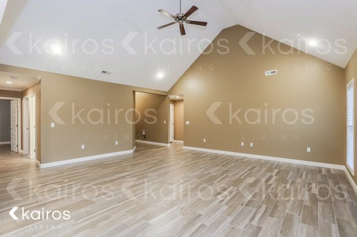 977 Garrett Ln - Photo 2 of 16