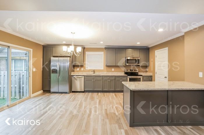 977 Garrett Ln - Photo 7 of 16