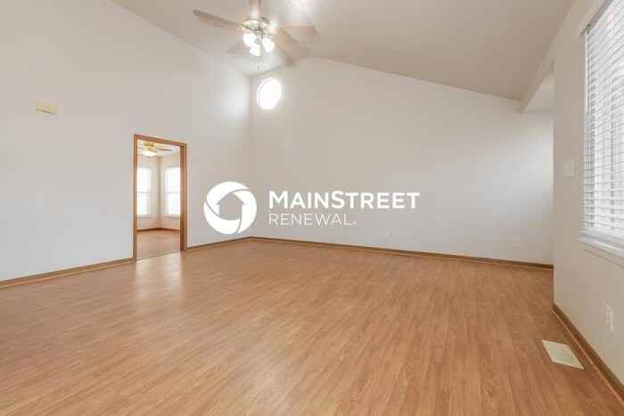 1507 Grand Ave - Photo 4 of 16
