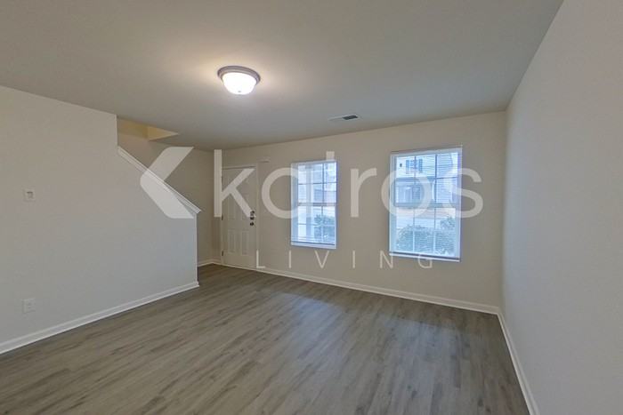 228 Fox Chase Way - Photo 2 of 23