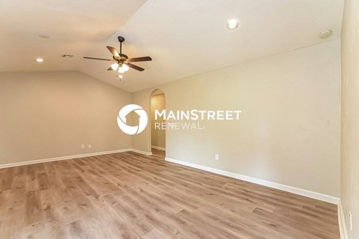 9721 Georgia Ave - Photo 3 of 16