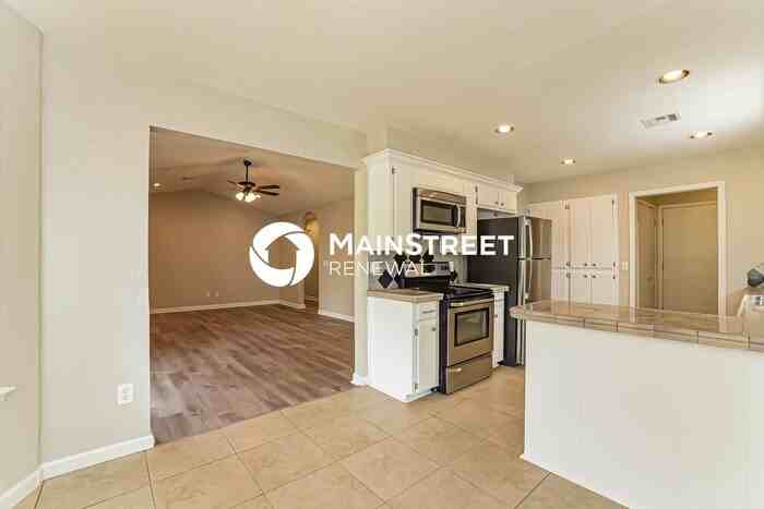 9721 Georgia Ave - Photo 6 of 16