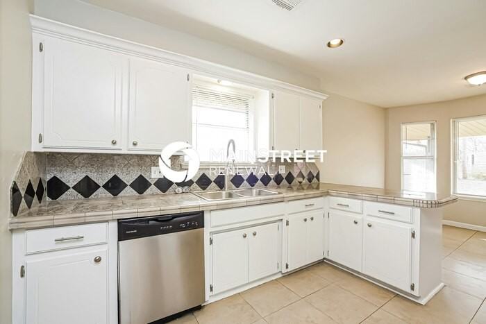 9721 Georgia Ave - Photo 7 of 16